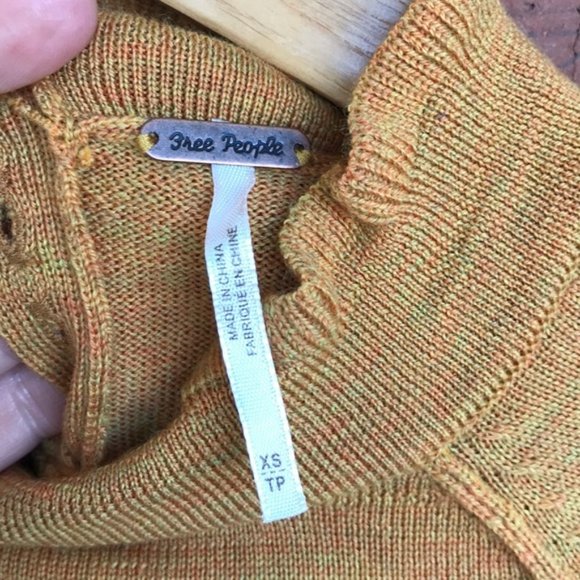 NWT FREE PEOPLE Needle and Thread Merino Pullover XS $118 - Picture 2 of 3